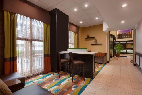 Days Inn by Wyndham Baltimore Inner Harbor - image 34