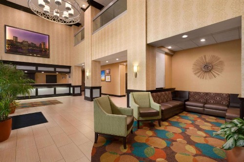 Days Inn by Wyndham Baltimore Inner Harbor - image 6