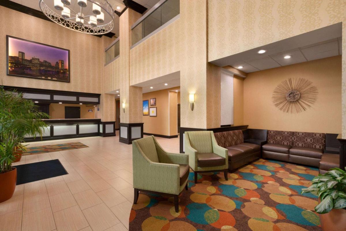 Days Inn by Wyndham Baltimore Inner Harbor - image 6