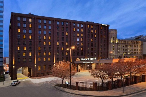 Days Inn by Wyndham Baltimore Inner Harbor - image 7