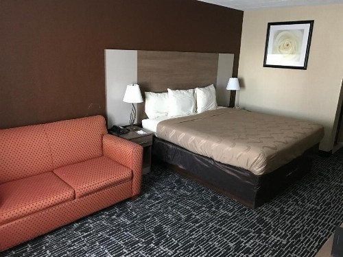 Quality inn near Pimlico Racetrack - image 22