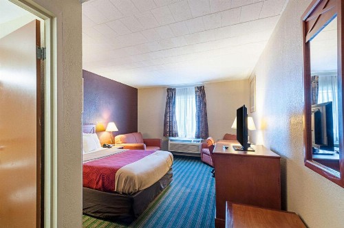 Quality inn near Pimlico Racetrack - image 24