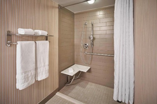 Sheraton Inner Harbor Hotel - image 18