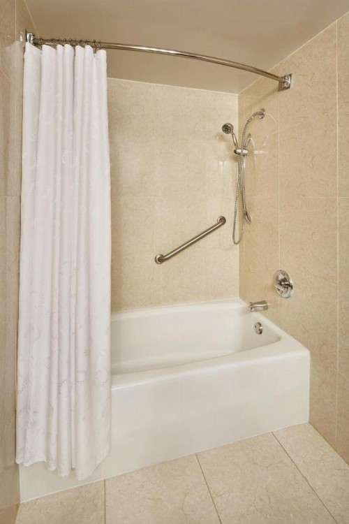 Sheraton Inner Harbor Hotel - image 23