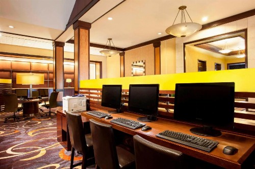 Sheraton Inner Harbor Hotel - image 28