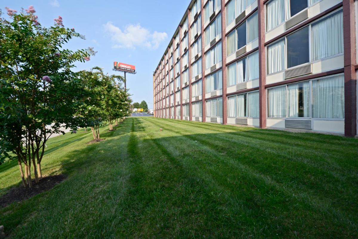 Americas Best Value Inn - Baltimore - image 4