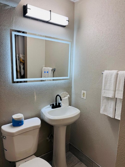 Midtown Inn - image 25