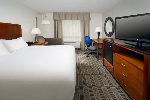 Holiday Inn Express Baltimore At The Stadiums an IHG Hotel - image 22