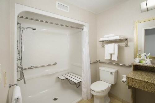 Holiday Inn Express Baltimore At The Stadiums an IHG Hotel - image 24