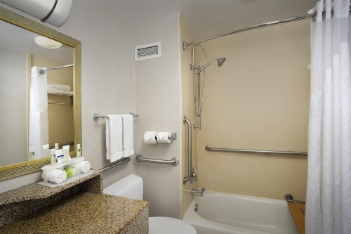 Holiday Inn Express Baltimore At The Stadiums an IHG Hotel - image 3