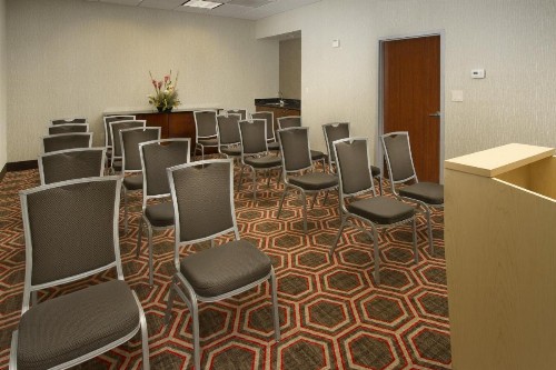 Holiday Inn Express Baltimore At The Stadiums an IHG Hotel - image 32