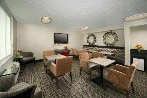 Holiday Inn Express Baltimore At The Stadiums an IHG Hotel - image 35