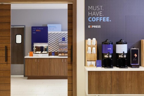 Holiday Inn Express Baltimore At The Stadiums an IHG Hotel - image 40