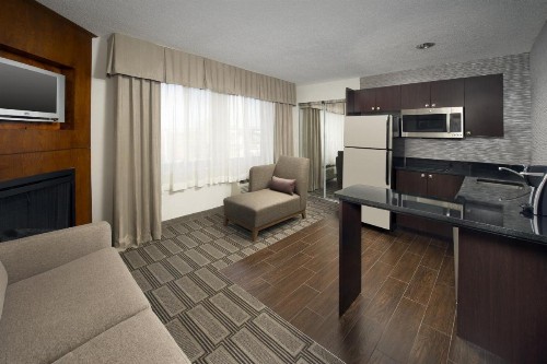 Holiday Inn Express Baltimore At The Stadiums an IHG Hotel - image 41