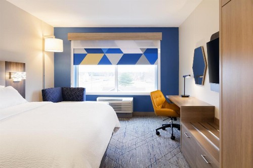 Holiday Inn Express Baltimore At The Stadiums an IHG Hotel - image 42
