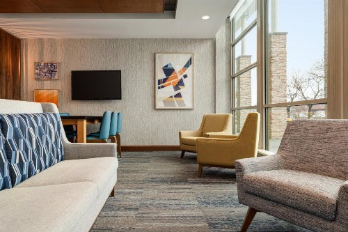 Holiday Inn Express Baltimore At The Stadiums an IHG Hotel - image 45