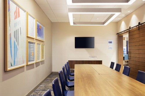 Holiday Inn Express Baltimore At The Stadiums an IHG Hotel - image 46