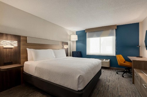 Holiday Inn Express Baltimore At The Stadiums an IHG Hotel - image 50