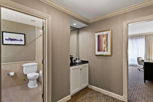 Royal Sonesta Harbor Court Baltimore - image 43