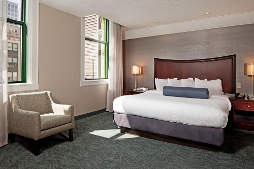SpringHill Suites by Marriott Baltimore Downtown/Inner Harbor - image 9