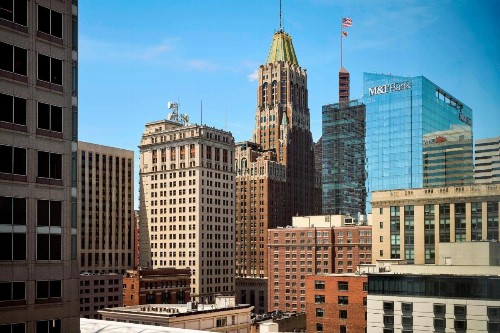 Renaissance Baltimore Harborplace Hotel - image 12