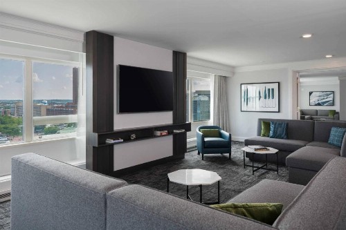 Renaissance Baltimore Harborplace Hotel - image 24