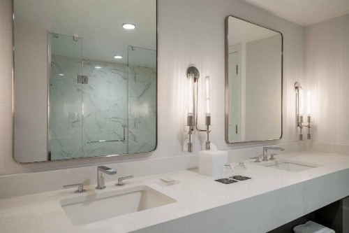 Renaissance Baltimore Harborplace Hotel - image 26