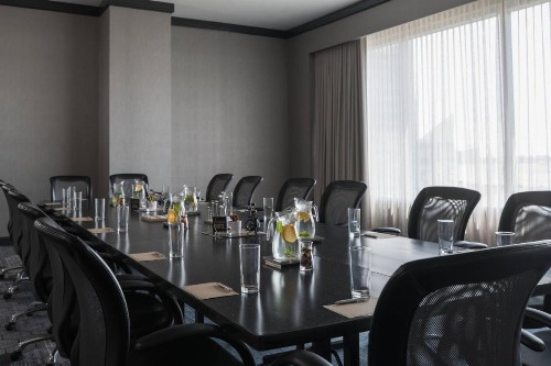 Renaissance Baltimore Harborplace Hotel - image 36