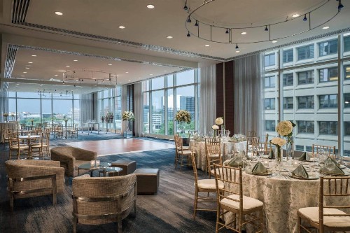 Renaissance Baltimore Harborplace Hotel - image 50