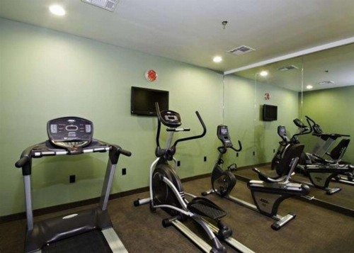 Sleep Inn & Suites Downtown Inner Harbor - image 7