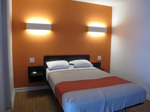 Motel 6 Baltimore Downtown - image 10
