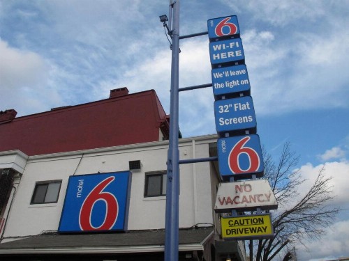 Motel 6 Baltimore Downtown - image 19