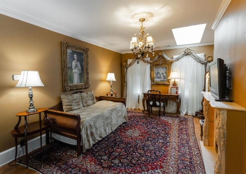 1840s Carrollton Inn - image 35