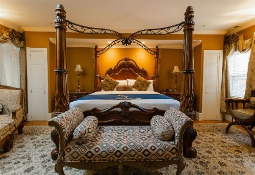 1840s Carrollton Inn - image 37