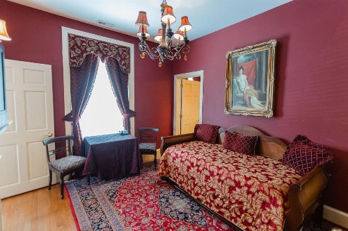 1840s Carrollton Inn - image 46
