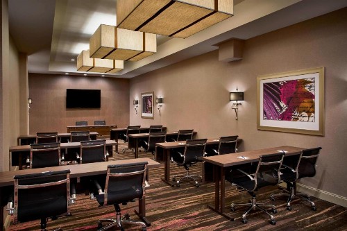 Delta Hotels by Marriott Baltimore Inner Harbor - image 2