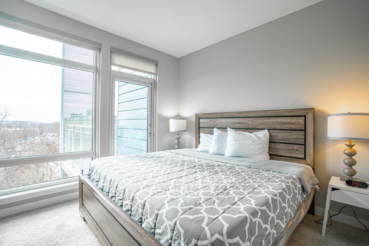 Heaven On Baltimore Downtown Fully Furnished Apartments - image 2