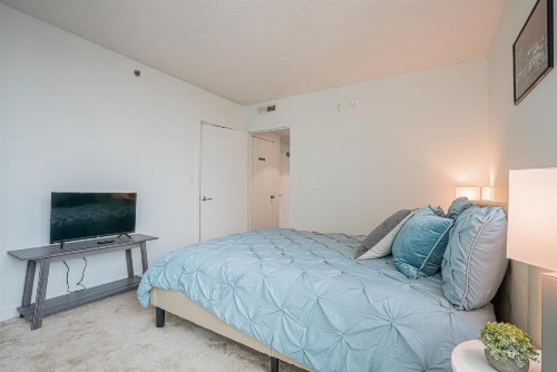 Heaven On Baltimore Downtown Fully Furnished Apartments - image 20