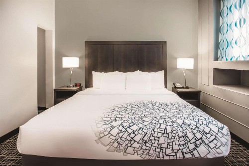 La Quinta by Wyndham Baltimore Downtown - image 12