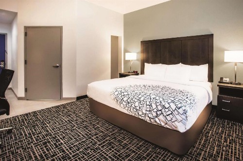 La Quinta by Wyndham Baltimore Downtown - image 25
