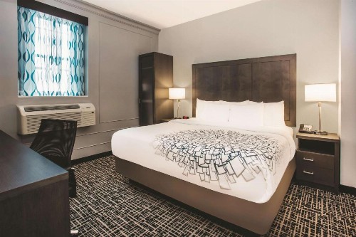 La Quinta by Wyndham Baltimore Downtown - image 26