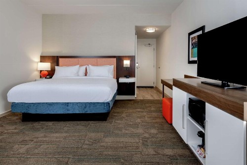 Hampton Inn Baltimore Bayview Campus - image 16