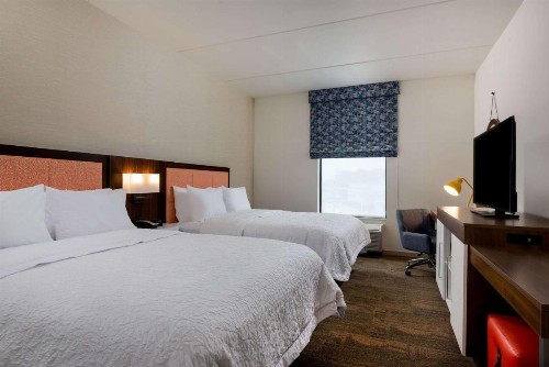 Hampton Inn Baltimore Bayview Campus - image 20