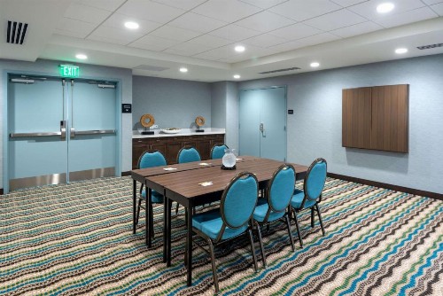 Hampton Inn Baltimore Bayview Campus - image 30