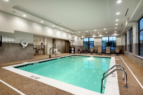Hampton Inn Baltimore Bayview Campus - image 6