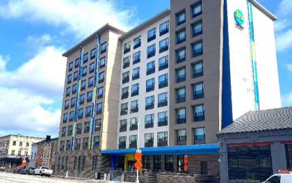 Tru By Hilton Baltimore Harbor East - image 10