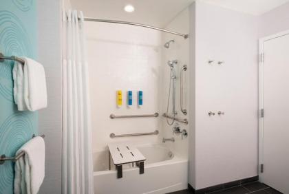 Tru By Hilton Baltimore Harbor East - image 11