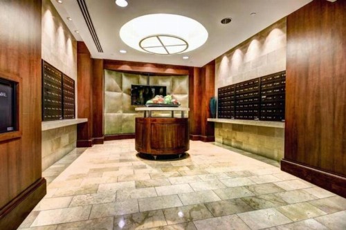 Chase at 39 West - image 12