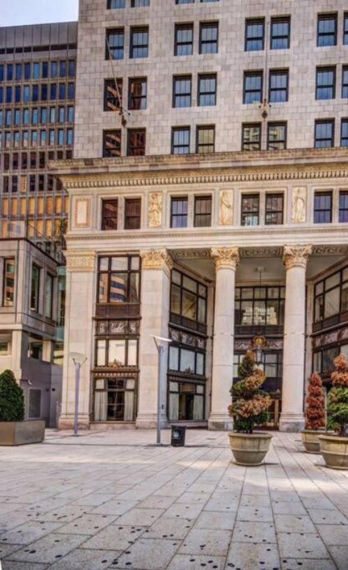 Chase at 39 West - image 33