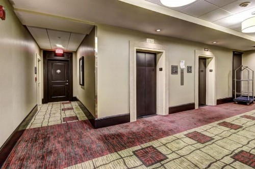 Chase at 39 West - image 34